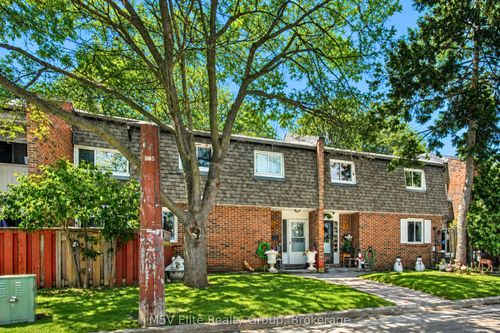2-105 Dovedale Dr, Whitby, ON, L1N1Z7 | Card Image