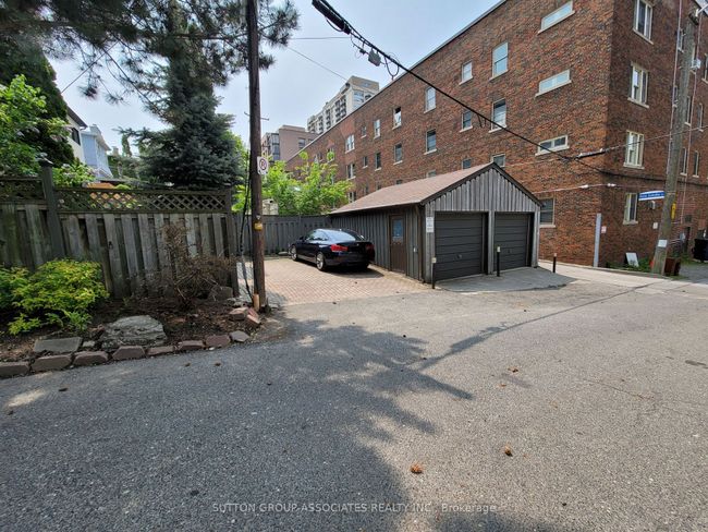 MAIN - 378 Spadina Rd, Home with 1 bedrooms, 1 bathrooms and 4 parking in Toronto ON | Image 17