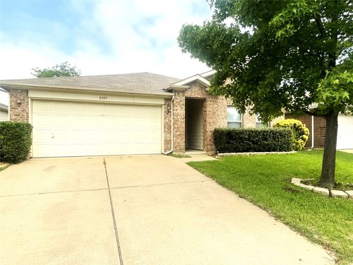 8309 Horse Whisper Ln, Fort Worth, TX, 76131-5343 | Card Image