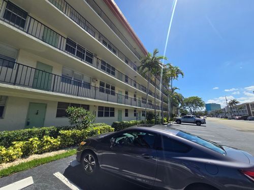 apt-126c-5300 Ne 24th Ter, Fort Lauderdale, FL, 33308-3928 | Card Image