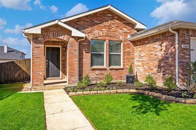 View of front of property with a front yard | Image 3