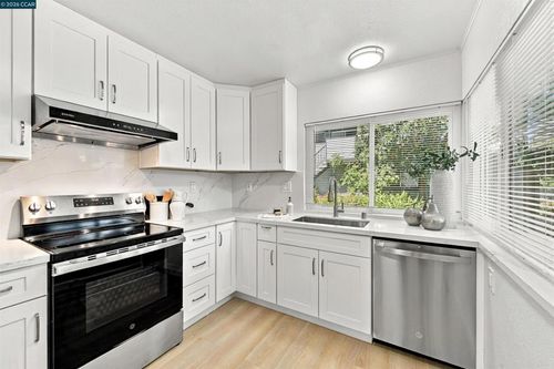 46824 Fernald St, Fremont, CA, 94539-7055 | Card Image