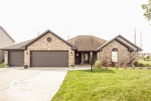 1213 Winston Ct, Greenwood, IN, 46143-6511 | Card Image