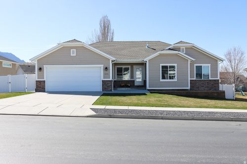 1381 W 3225 S, Perry, UT, 84302-4860 | Card Image