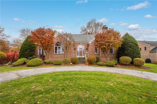 1508 Windsor Ct, Upper St. Clair, PA, 15241-3252 | Card Image