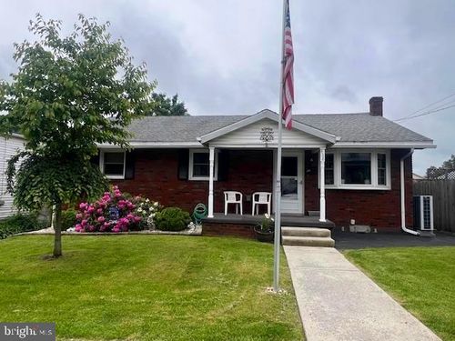 438 S Middle St, FRACKVILLE, PA, 17931-2417 | Card Image