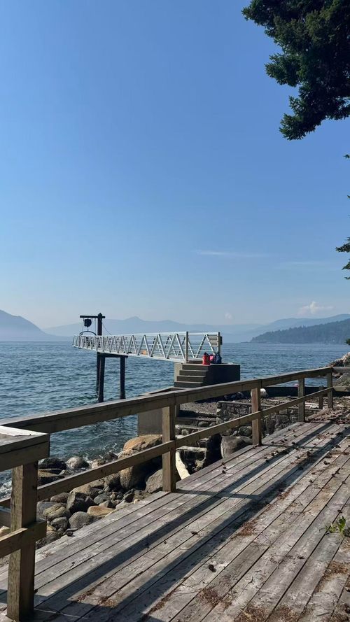 5 Montizambert Wynd, West Vancouver, BC, V7W1R8 | Card Image