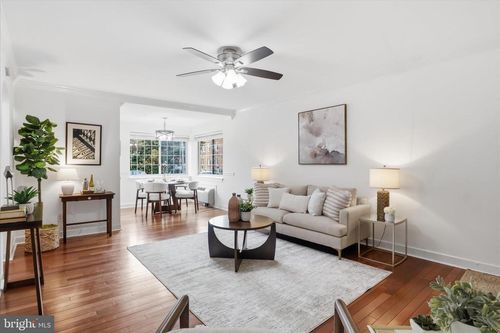 apt-b125-820-B S Washington St, ALEXANDRIA, VA, 22314-4242 | Card Image