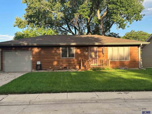 1607 N 18th St, Beatrice, NE, 68310-1710 | Card Image