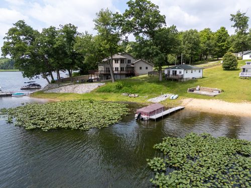 17295 Stevens Forest Lake St, Cassopolis, MI, 49031-8403 | Card Image