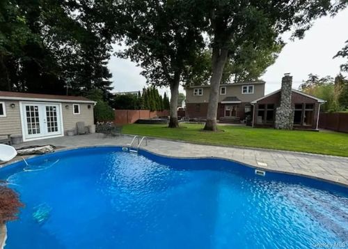 396 Chestnut Ave, East Meadow, NY, 11554-2850 | Card Image