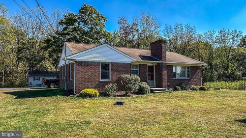 57 Mountain View Rd, BETHEL, PA, 19507-8938 | Card Image