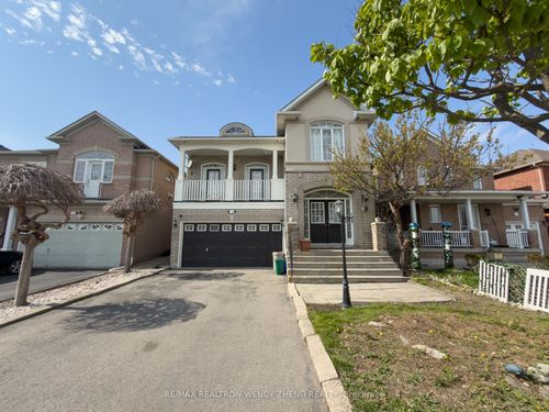 106 Domingo St, Maple, ON, L6A3H5 | Card Image