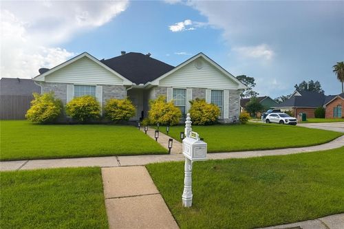 2233 Greenwood Dr, La Place, LA, 70068-2028 | Card Image