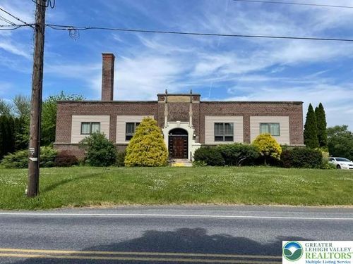5093 Vera Cruz Rd, Emmaus, PA, 18049-9518 | Card Image