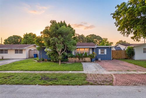 9452 Sw 52nd Ct, Cooper City, FL, 33328-4112 | Card Image
