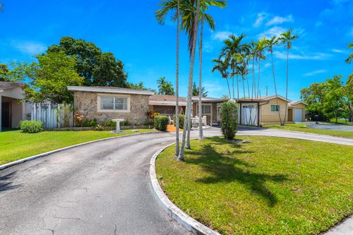 2210 Everglades Dr, Miramar, FL, 33023-3517 | Card Image
