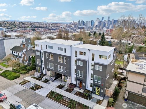 a-511 Howe St, Seattle, WA, 98109-2629 | Card Image