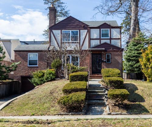 85-32 213th St, Queens Village, NY, 11427-1343 | Card Image