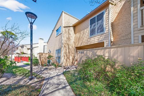 3684 Ocee St, Houston, TX, 77063-5452 | Card Image
