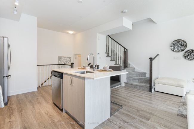 61 Kenneth Kirby Lane, House attached with 2 bedrooms, 3 bathrooms and 3 parking in Stouffville ON | Image 18