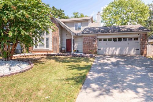 2001 Brookford Dr, Little Rock, AR, 72211-5482 | Card Image