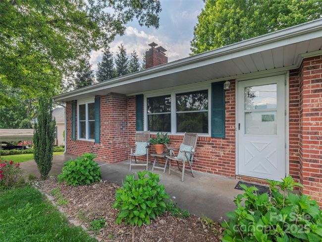 151 Ingram Loop, House other with 3 bedrooms, 2 bathrooms and null parking in Clyde NC | Image 4