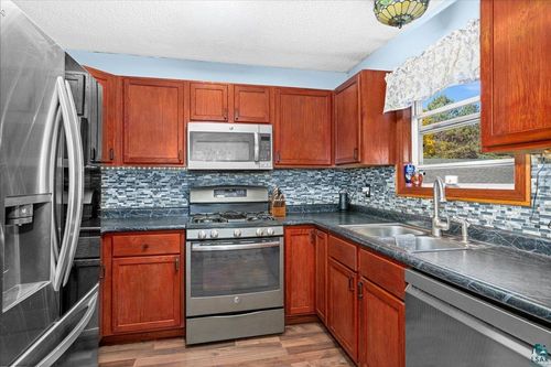 1919 W Arrowhead Rd, Duluth, MN, 55811-4248 | Card Image