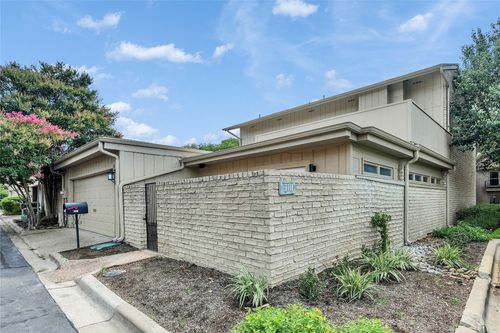 8111 Middle Ct, Austin, TX, 78759-8727 | Card Image