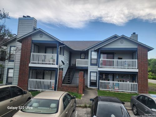 814 Station St, Converse, TX, 78109-1355 | Card Image