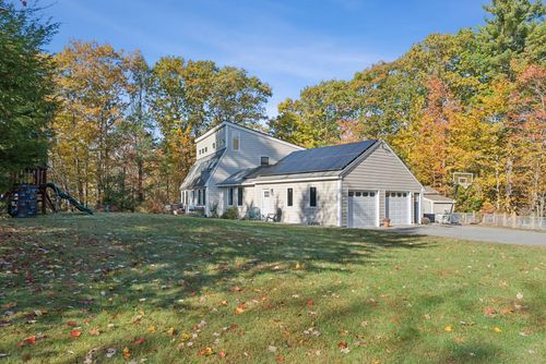 15 Susan Lane, Falmouth, ME, 04105 | Card Image