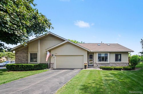 1991 Hunters Ln, Lake Orion, MI, 48360-1860 | Card Image