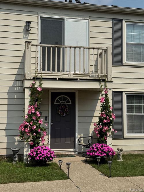 3d-2627 Thornbrier Court, Orion Charter Township, MI, 48430 | Card Image
