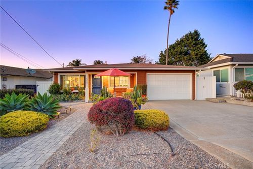 555 Newport Ave, Grover Beach, CA, 93433-1611 | Card Image