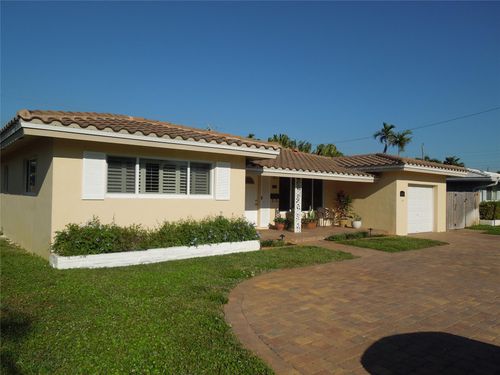 3697 Ne 19th Ave, Oakland Park, FL, 33308-6208 | Card Image