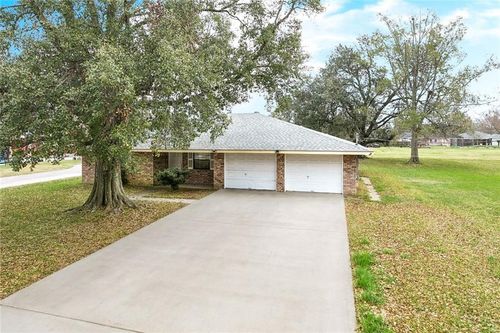 318 Saint Rose Ave, Saint Rose, LA, 70087-3713 | Card Image