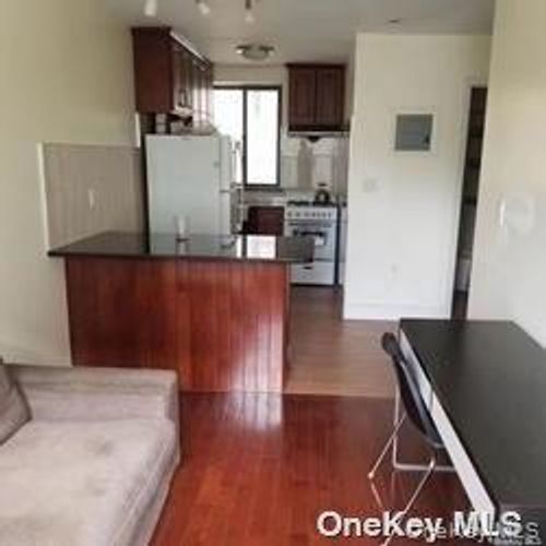51 Orchard St, New York, NY, 10002-5414 | Card Image