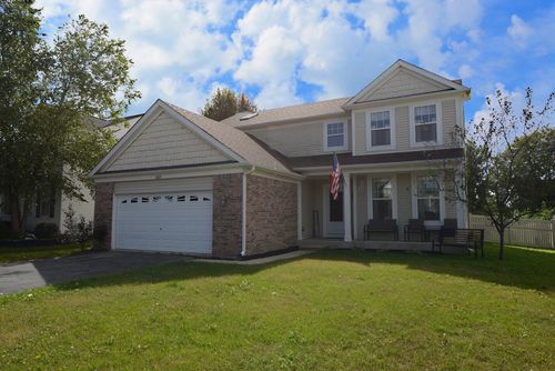 688 Stewart Ave, North Aurora, IL, 60542-9121 | Card Image