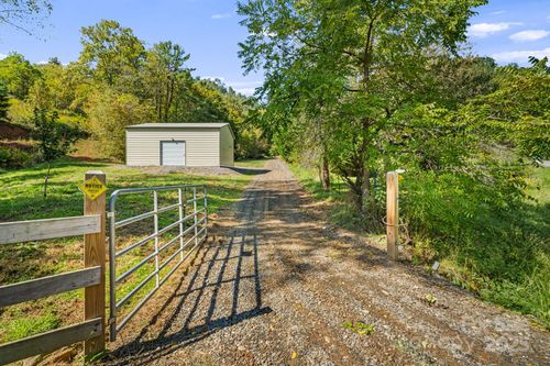 000 Mine Branch Rd, Burnsville, NC, 28714 | Card Image