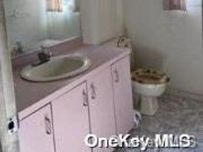 21 Hemingway Dr, House other with 5 bedrooms, 3 bathrooms and null parking in Dix Hills NY | Image 7
