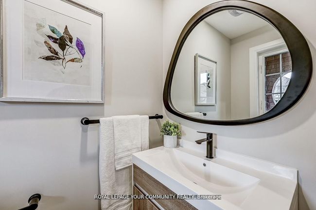 43 Gauguin Ave, House attached with 3 bedrooms, 4 bathrooms and 1 parking in Vaughan ON | Image 6