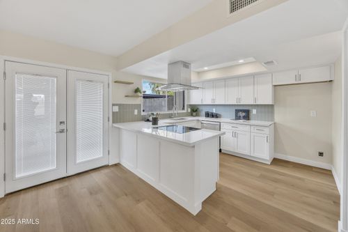 5449 W El Caminito Dr, Glendale, AZ, 85302-6124 | Card Image