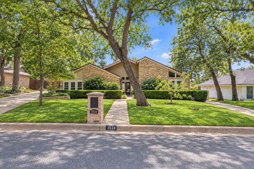 1834 Rhinevalley Dr, Arlington, TX, 76012-5737 | Card Image