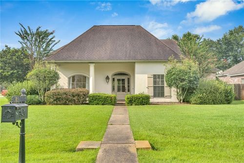 385 Aspen Ln, Covington, LA, 70433-5737 | Card Image