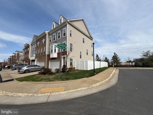 7437 Cedarwood Grove Ln, MANASSAS, VA, 20109-5605 | Card Image