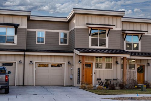 3670 Sw Badger Ave, Redmond, OR, 97756-7286 | Card Image