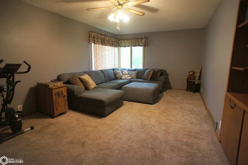 809 Wood St, Webster City, IA, 50595-1918 | Card Image