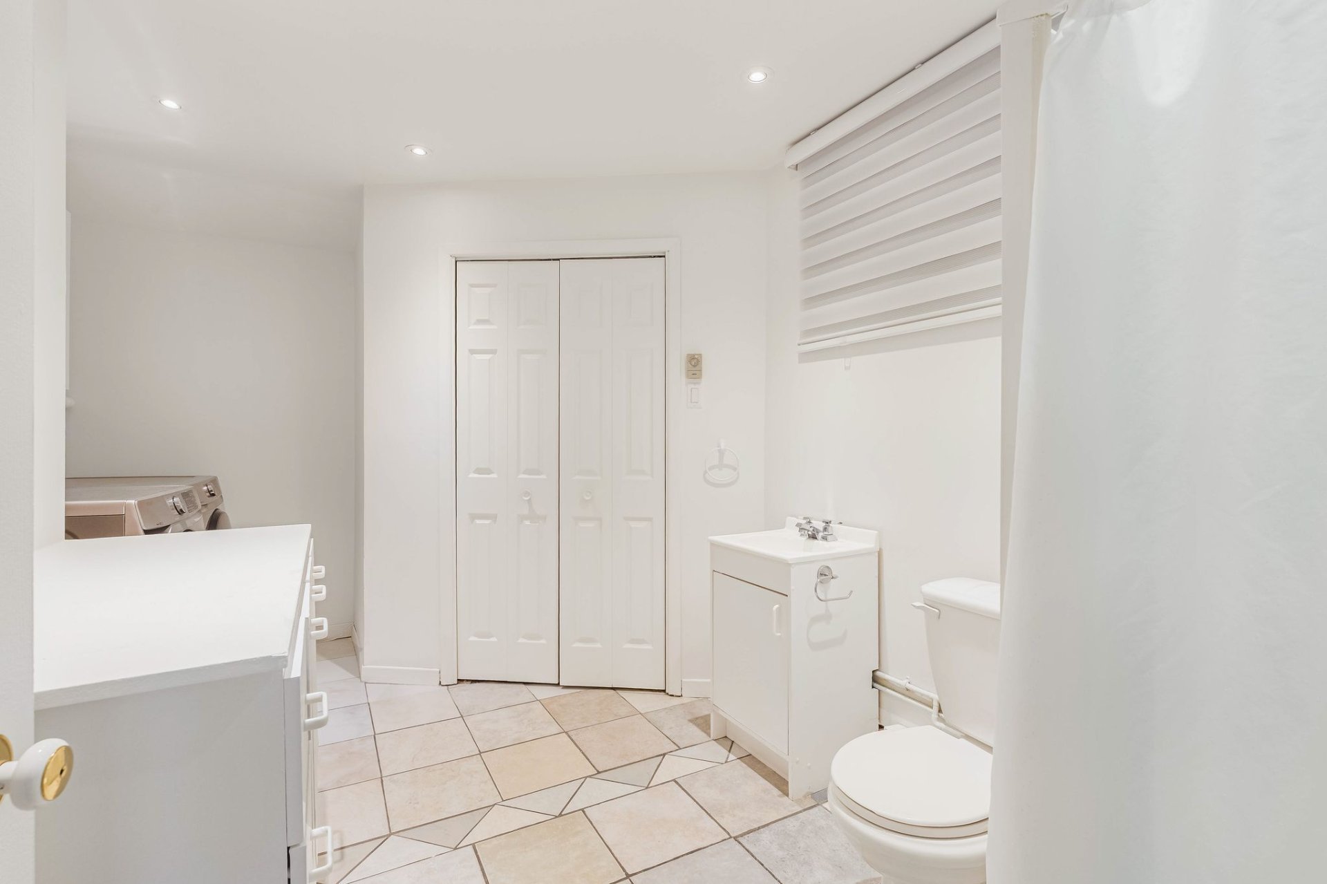 Residential in Notre-Dame-du-Mont-Carmel 4