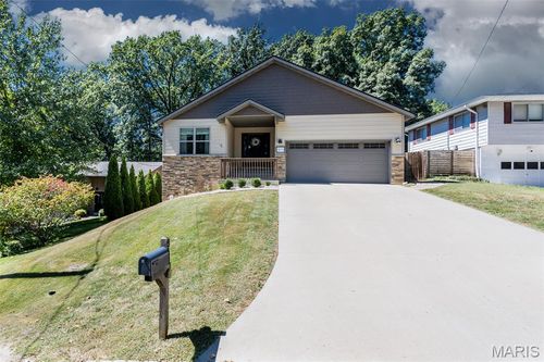 311 Barnett Dr, Edwardsville, IL, 62025-2482 | Card Image