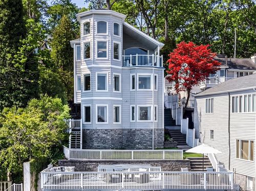 565 Mckinley Ter, Centerport, NY, 11721-1015 | Card Image